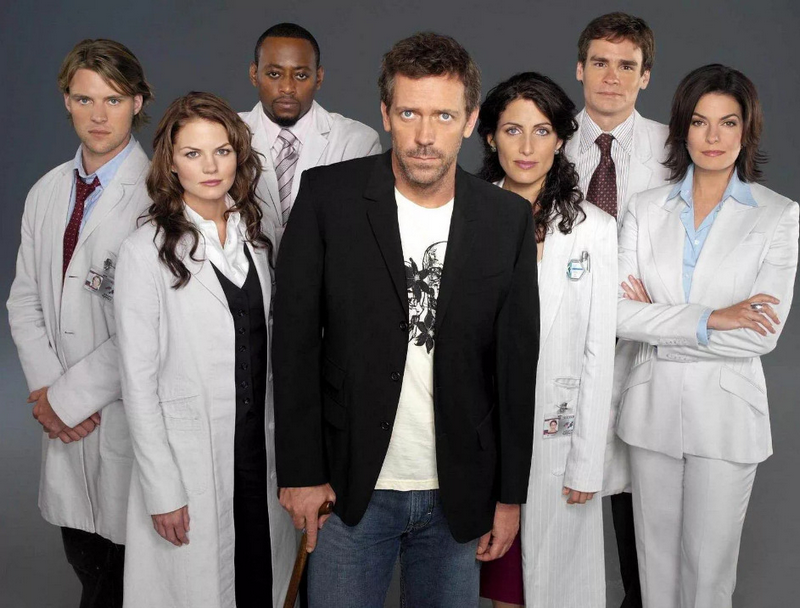 Доктор Хаус 5 сезон - группа медиков в главной роли, выполняющих сложные диагностики и лечение в нестандартных, загадочных случаях.